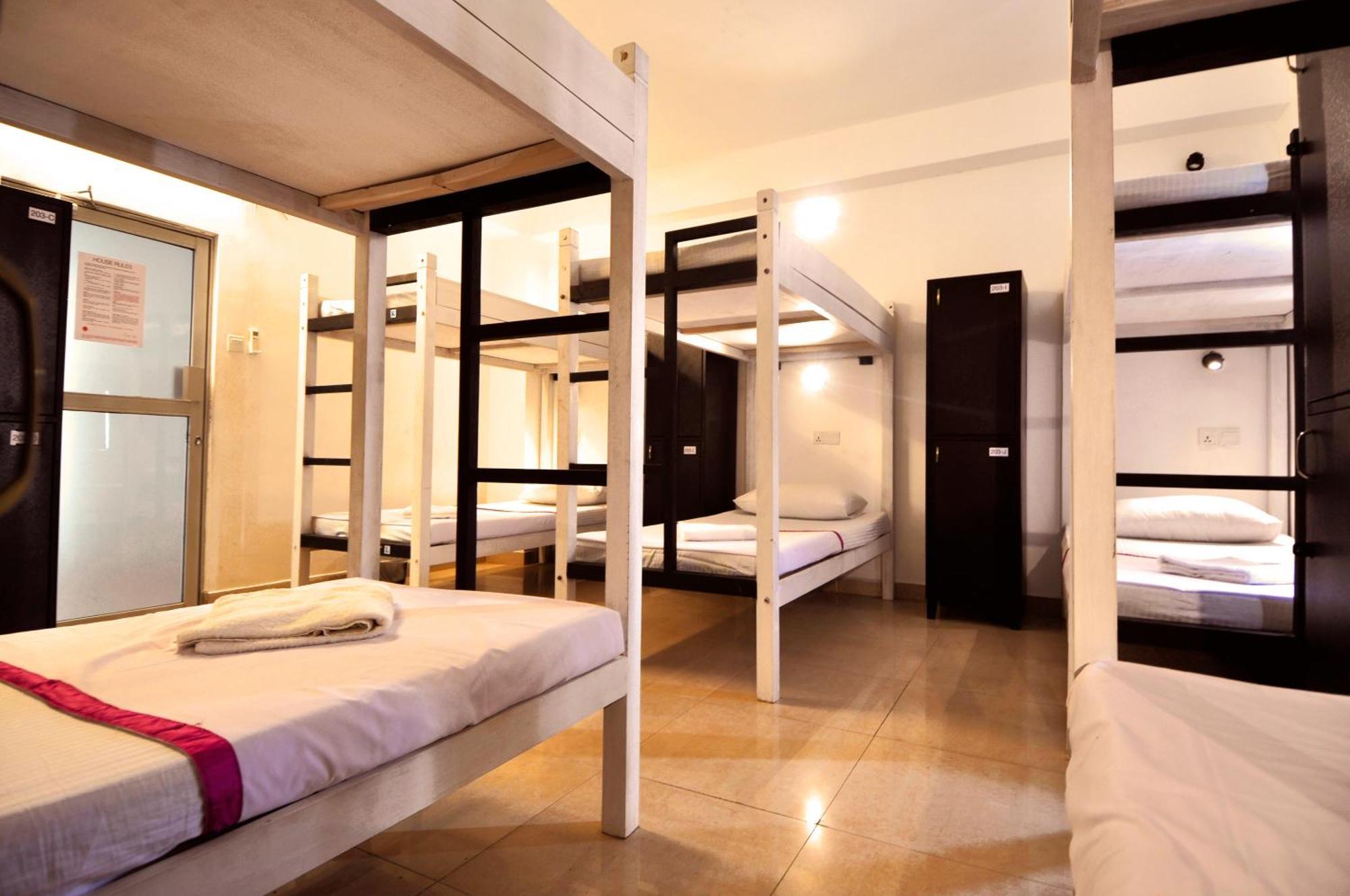 Cama Individual en habitación compartida femenina