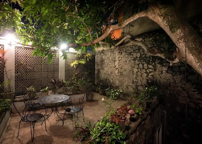 Mount Lodge Boutique Hotel